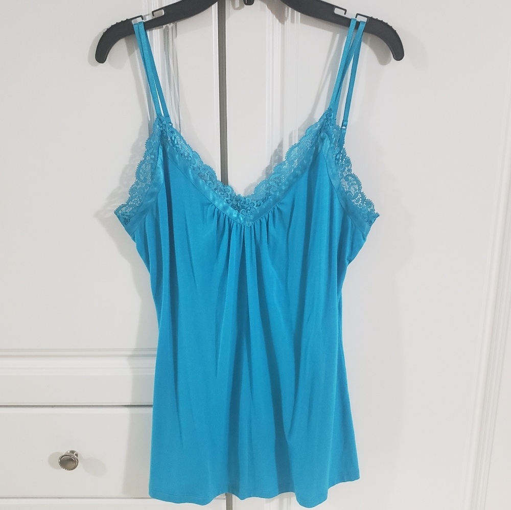 Lace detail tank top